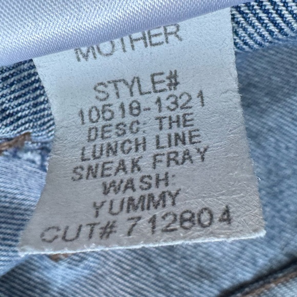 NWT MOTHER Snacks The Lunch Line Sneak Fray Jean in Yummy 34 - Picture 9 of 11